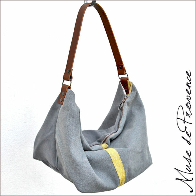 sac banane xxl en modèle unique- Sac banane bandoulière made in France- Sac banane femme chic- Sac bandoulière zippé porté épaule