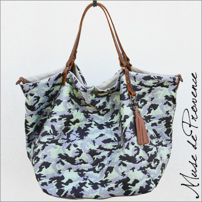 Sac de plage de luxe en toile de camouflage et cuir - Sac de plage xxl chic et minimaliste - Grand sac cabas xxl chic - Sac cabas xxl souple et pratique