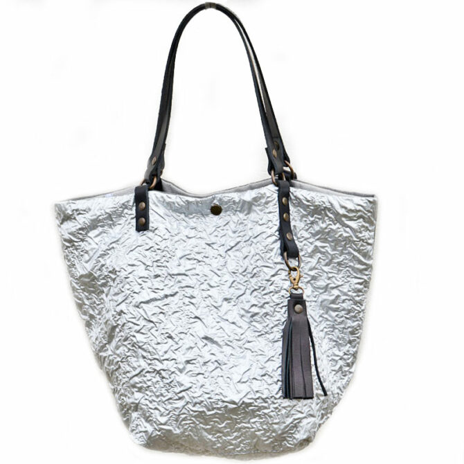 Sac cabas argenté en tissu métallise de haute couture