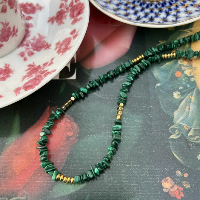 Collier précieux en malachite réalisé à la main en Provence