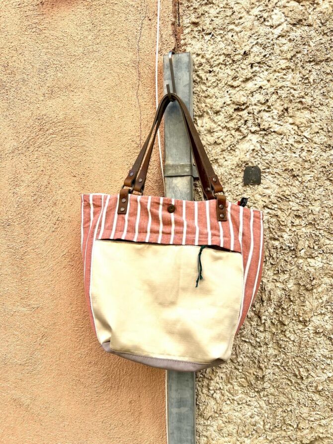 Unique Italia Tote Bag – Image 3