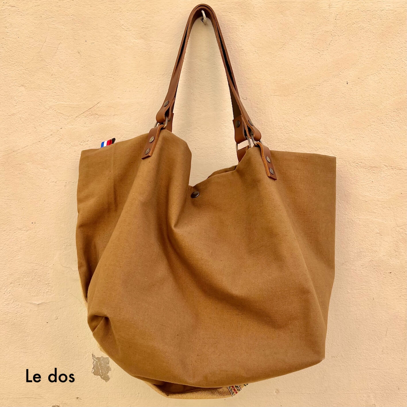 Vera gold tote bag – Image 3