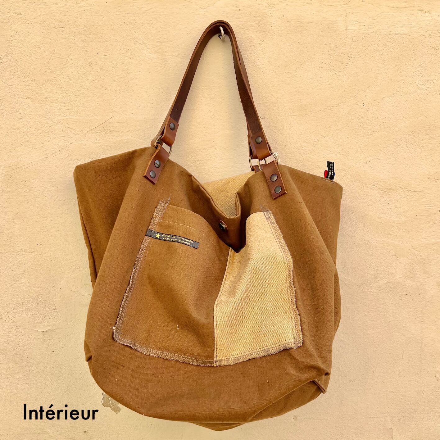 Vera gold tote bag – Image 4